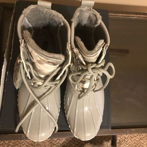 Tommy Hilfiger duck boots size size 6 womens